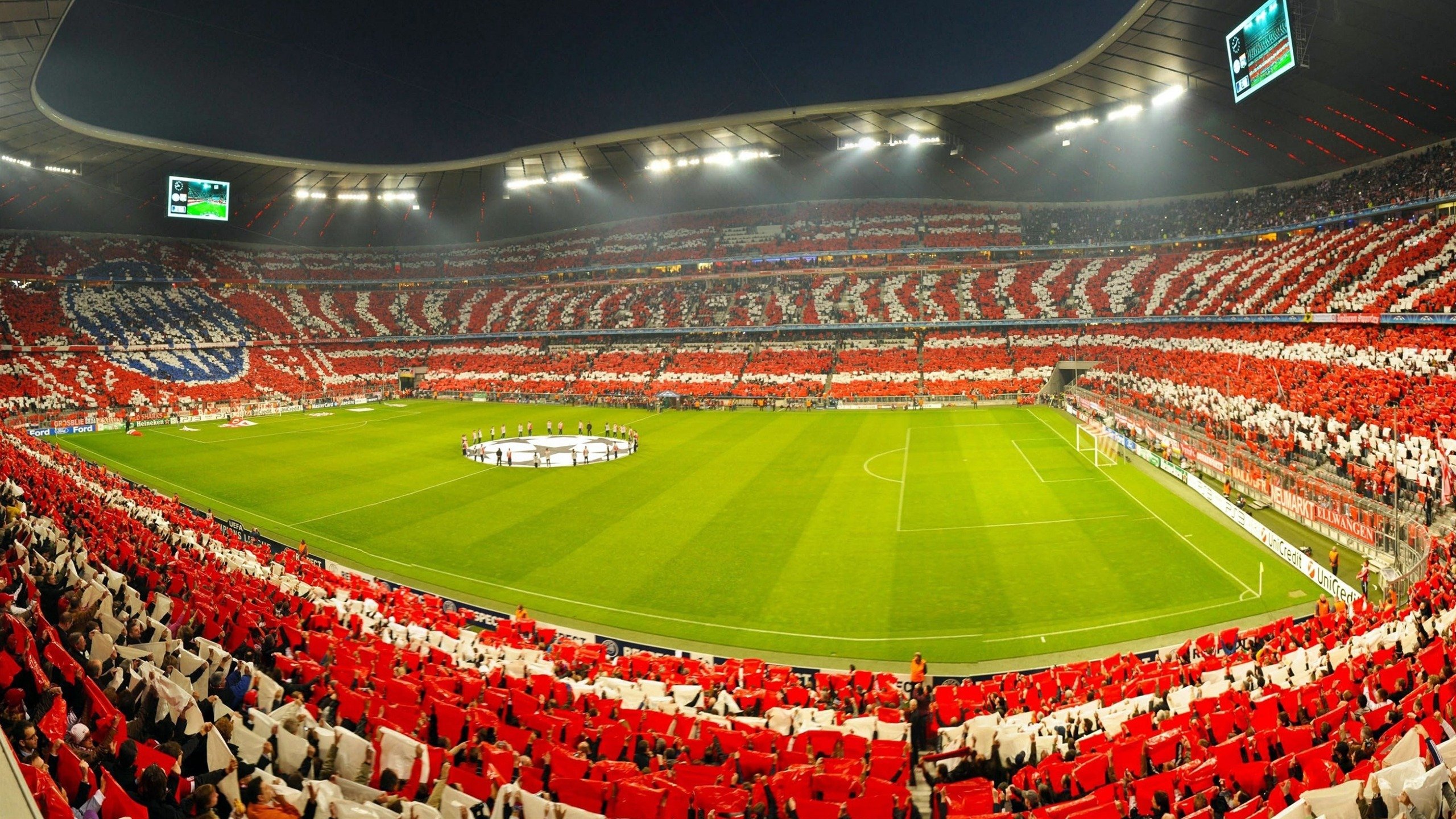 皇马利用局部优势打出快速推进，皇马的战术打法